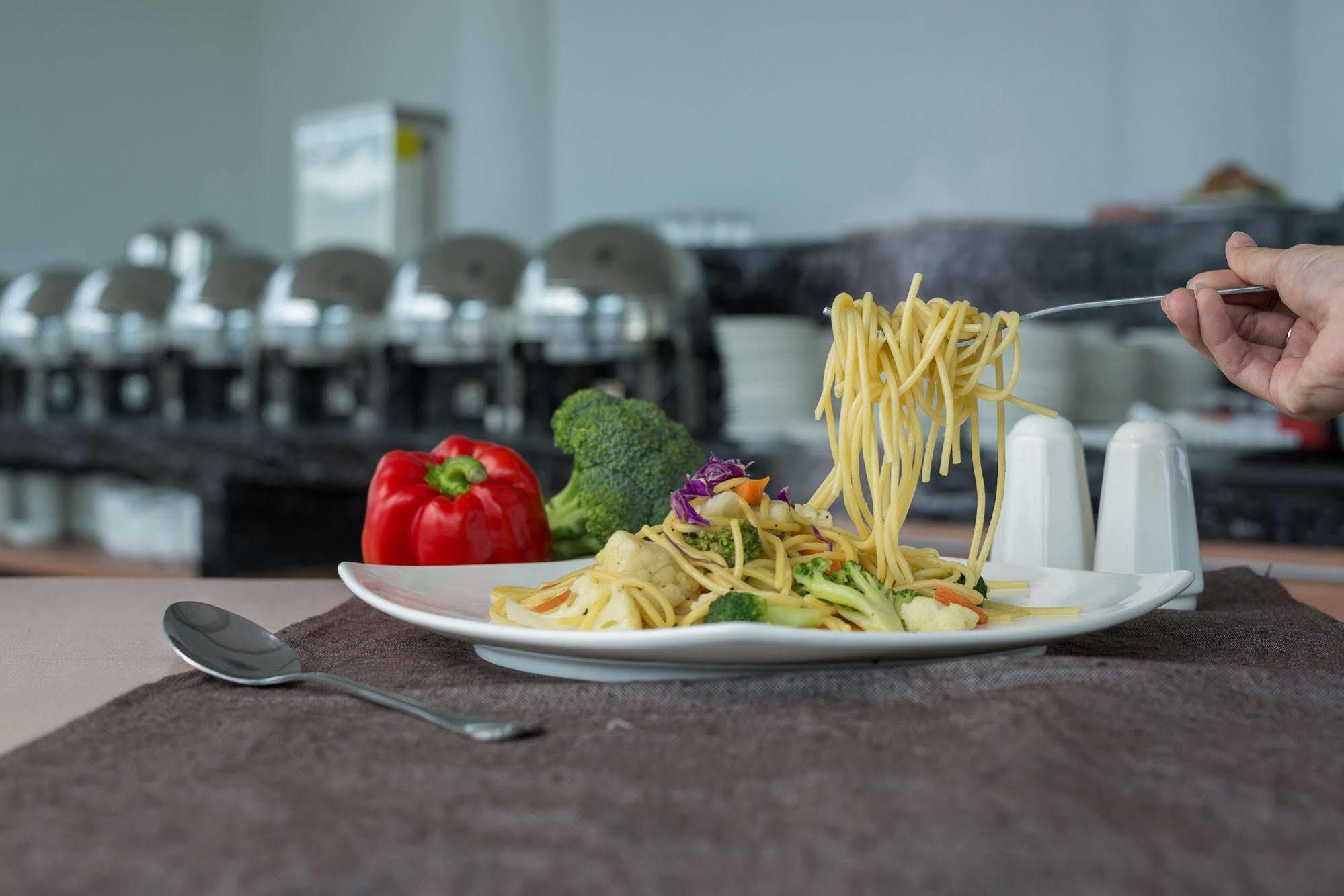 E-Red Hotel Melaka Екстер'єр фото