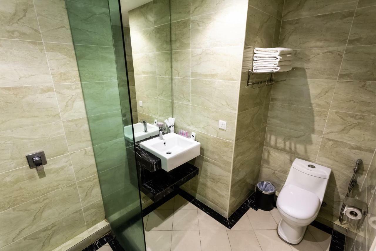 E-Red Hotel Melaka Екстер'єр фото