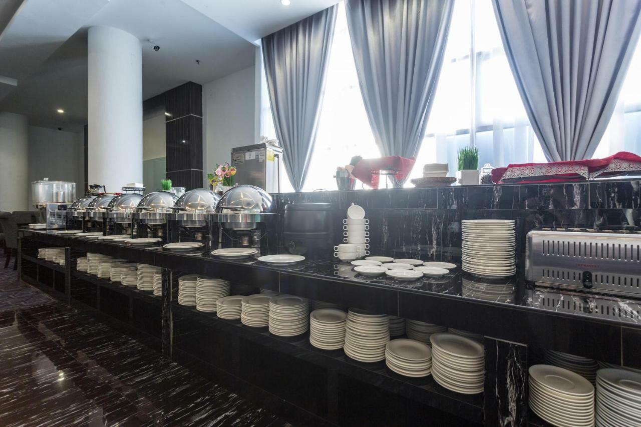 E-Red Hotel Melaka Екстер'єр фото