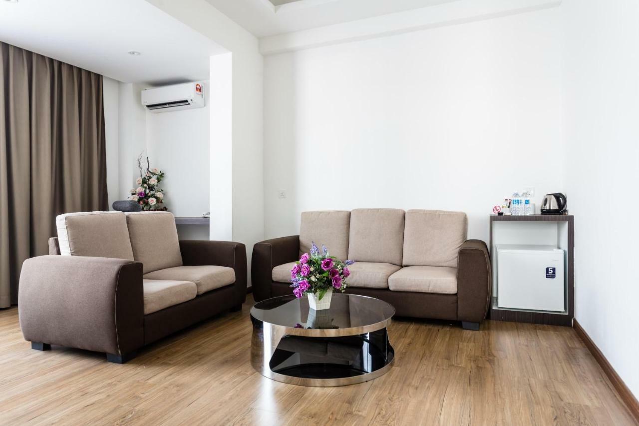 E-Red Hotel Melaka Екстер'єр фото