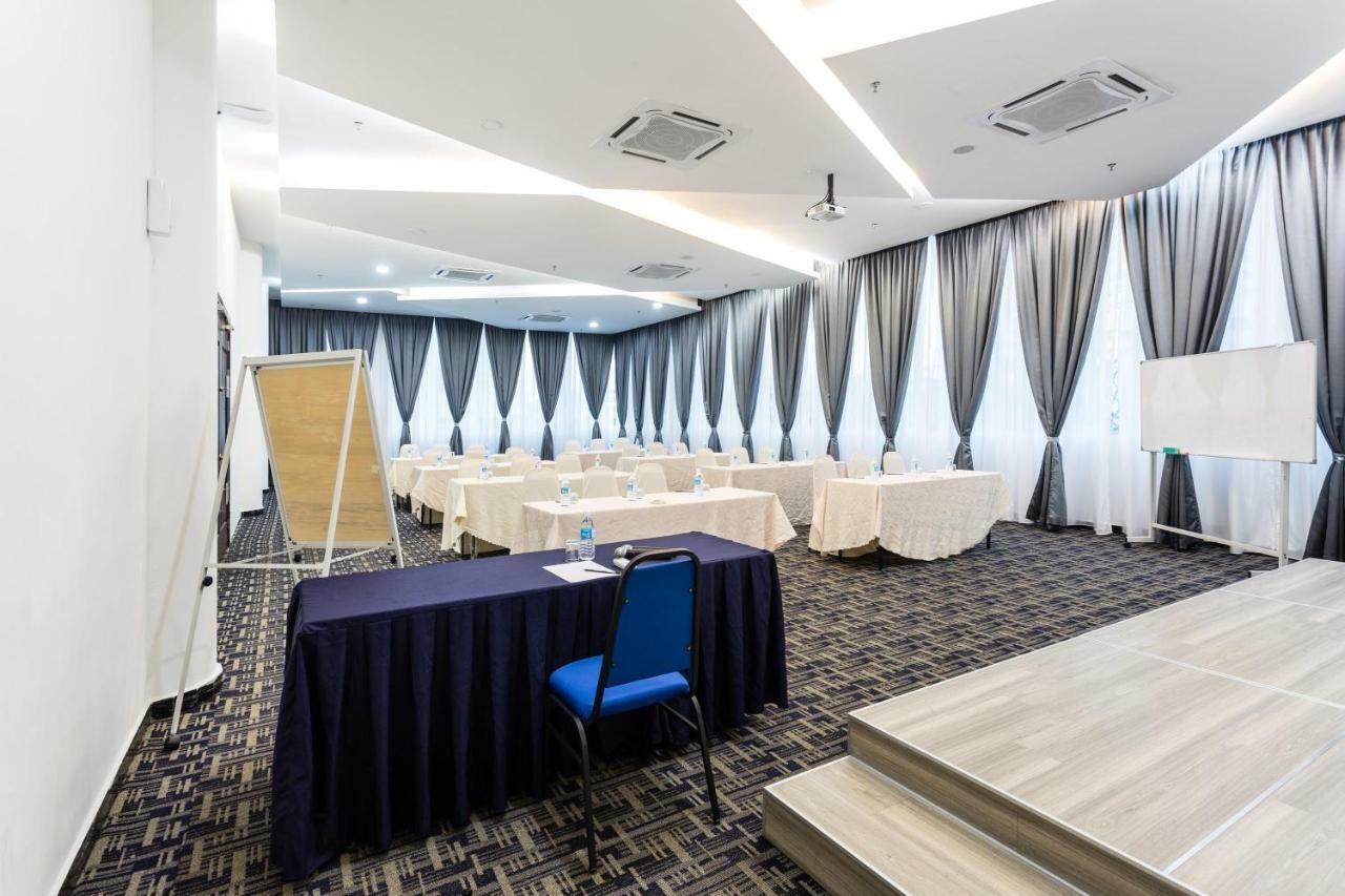 E-Red Hotel Melaka Екстер'єр фото