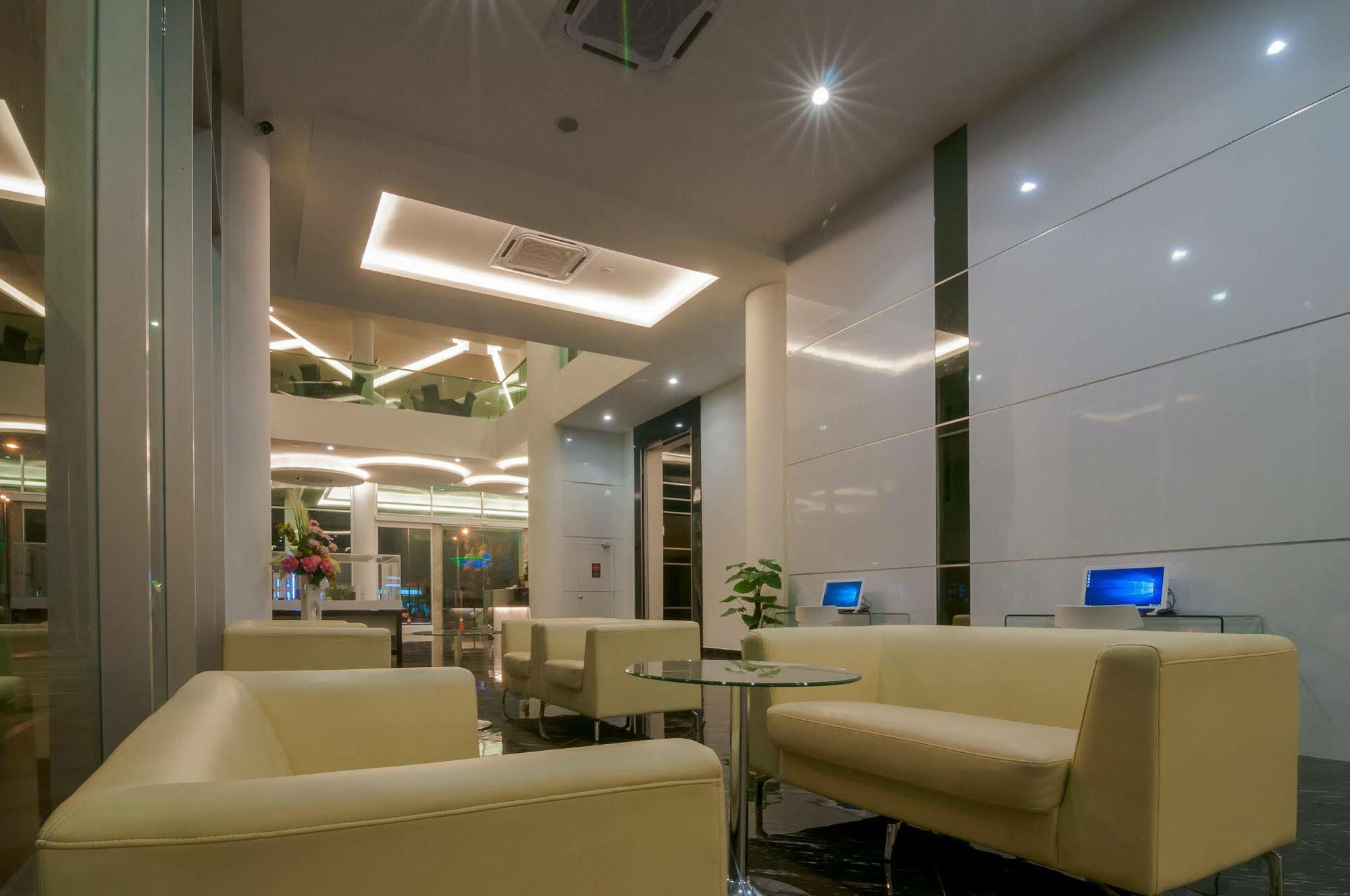 E-Red Hotel Melaka Екстер'єр фото
